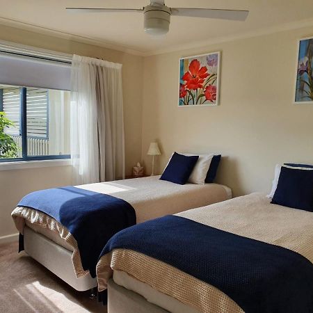 Abalone Guest Accommodation Lakes Entrance Exterior photo
