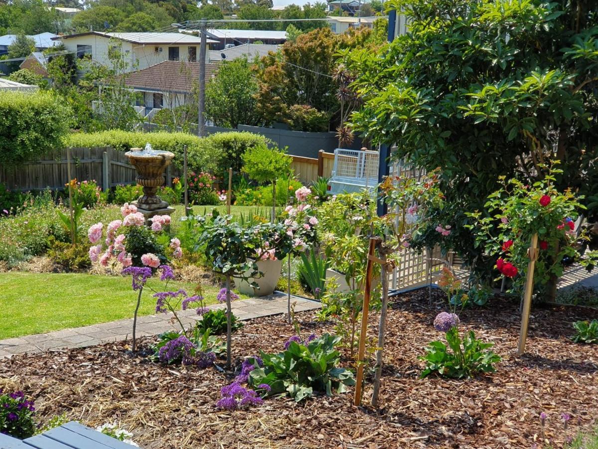 Abalone Guest Accommodation Lakes Entrance Exterior photo